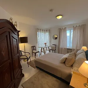 15 Qm Mit Gemeinschaftsbad , München Deutschland